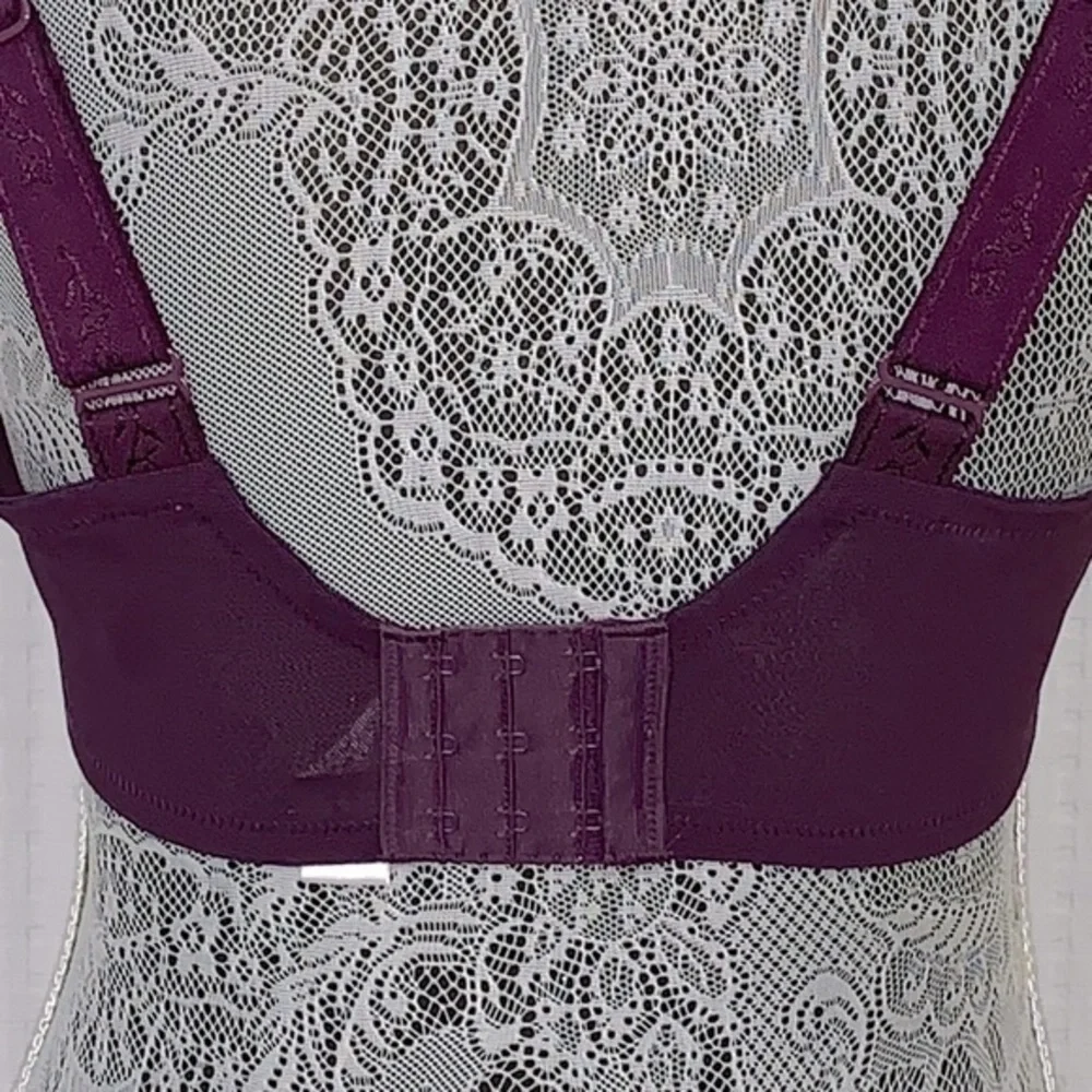 Elila purple/plum color lace underwire bra.  Size 36D. ‎ Adjustable straps.  New